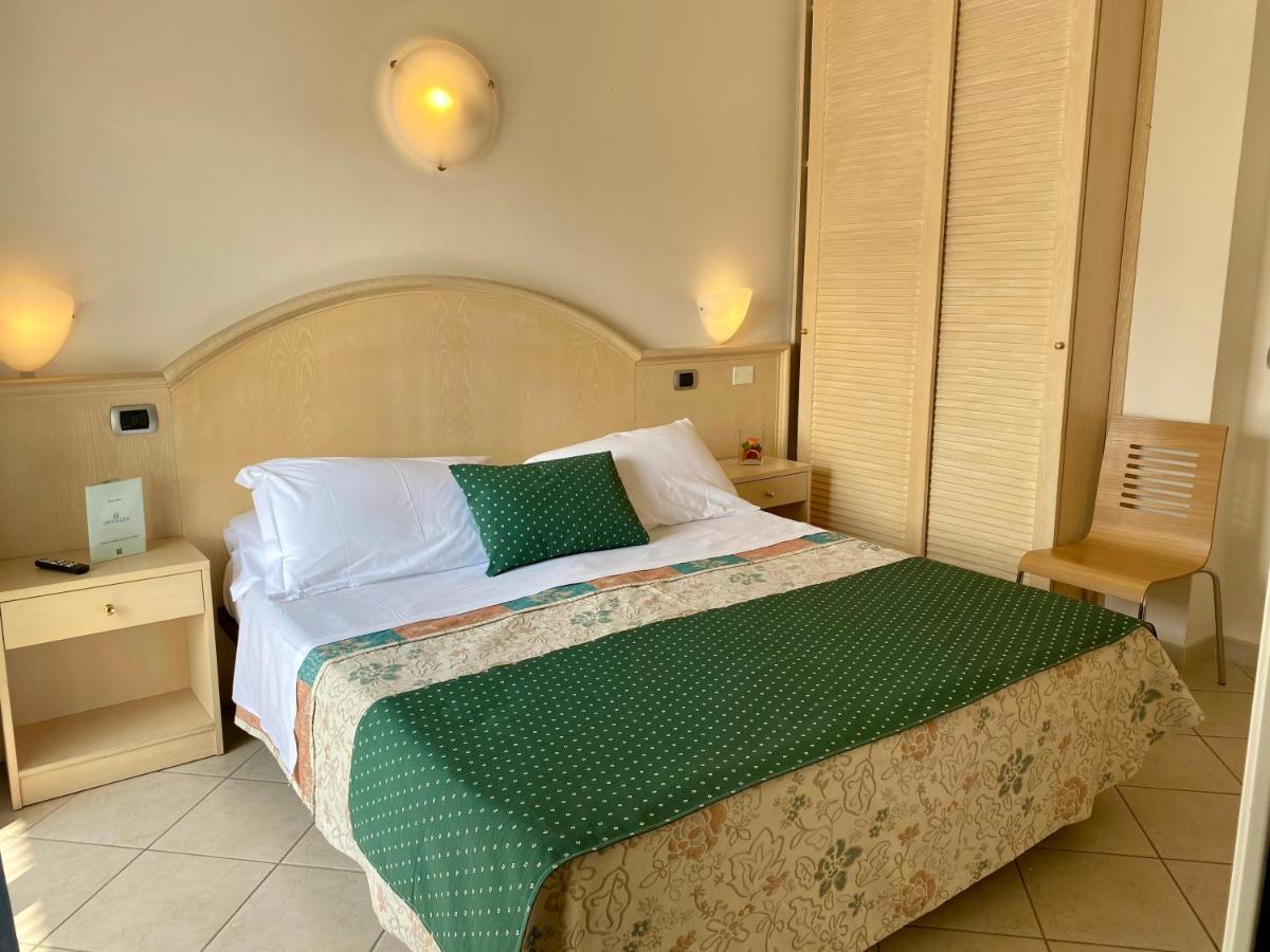 Hotel Granada Milano Marittima Esterno foto