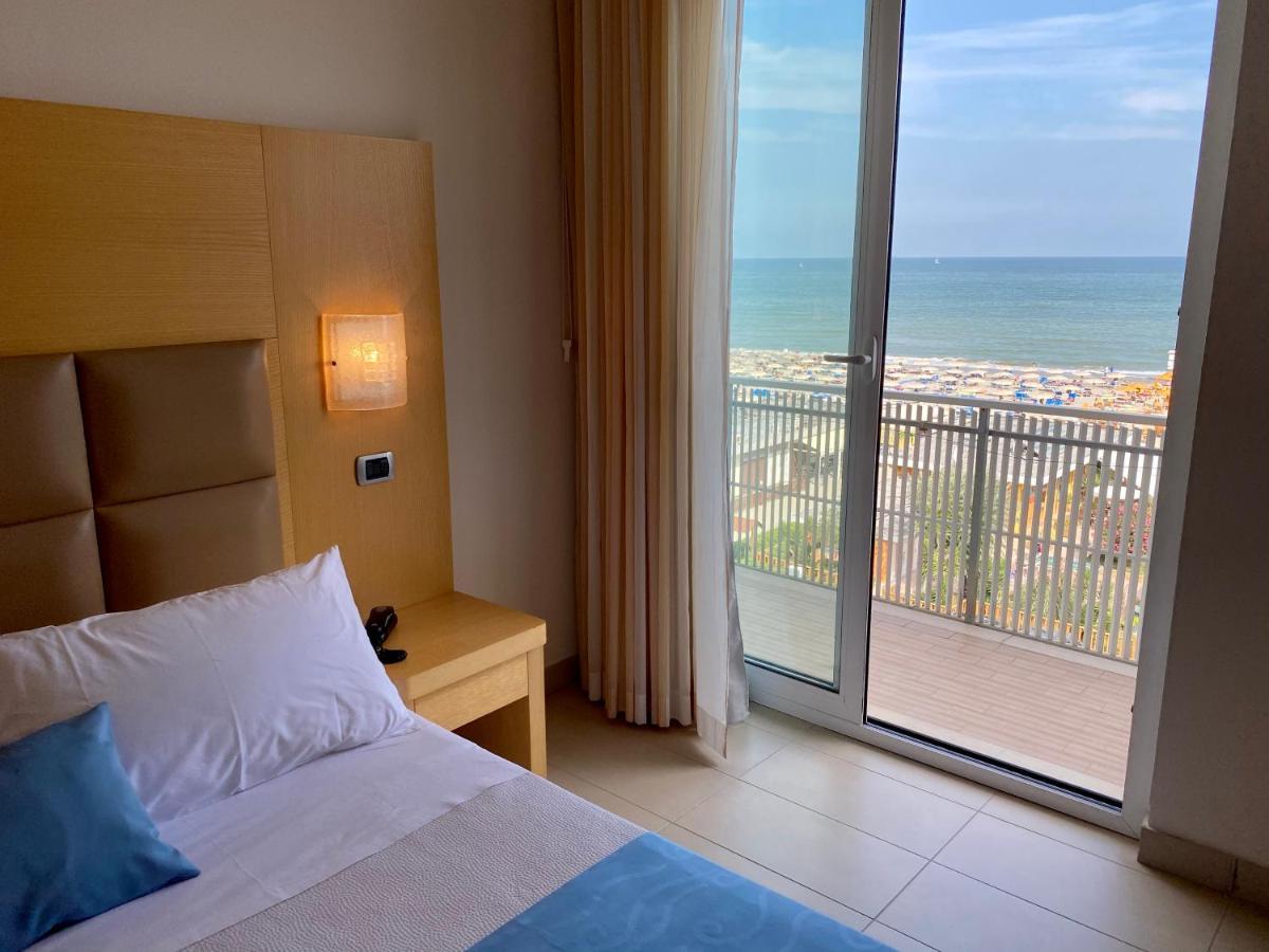 Hotel Granada Milano Marittima Esterno foto