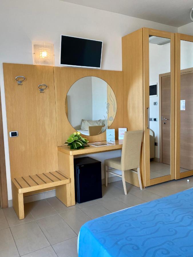 Hotel Granada Milano Marittima Esterno foto