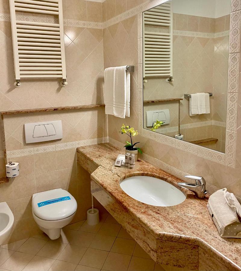 Hotel Granada Milano Marittima Esterno foto