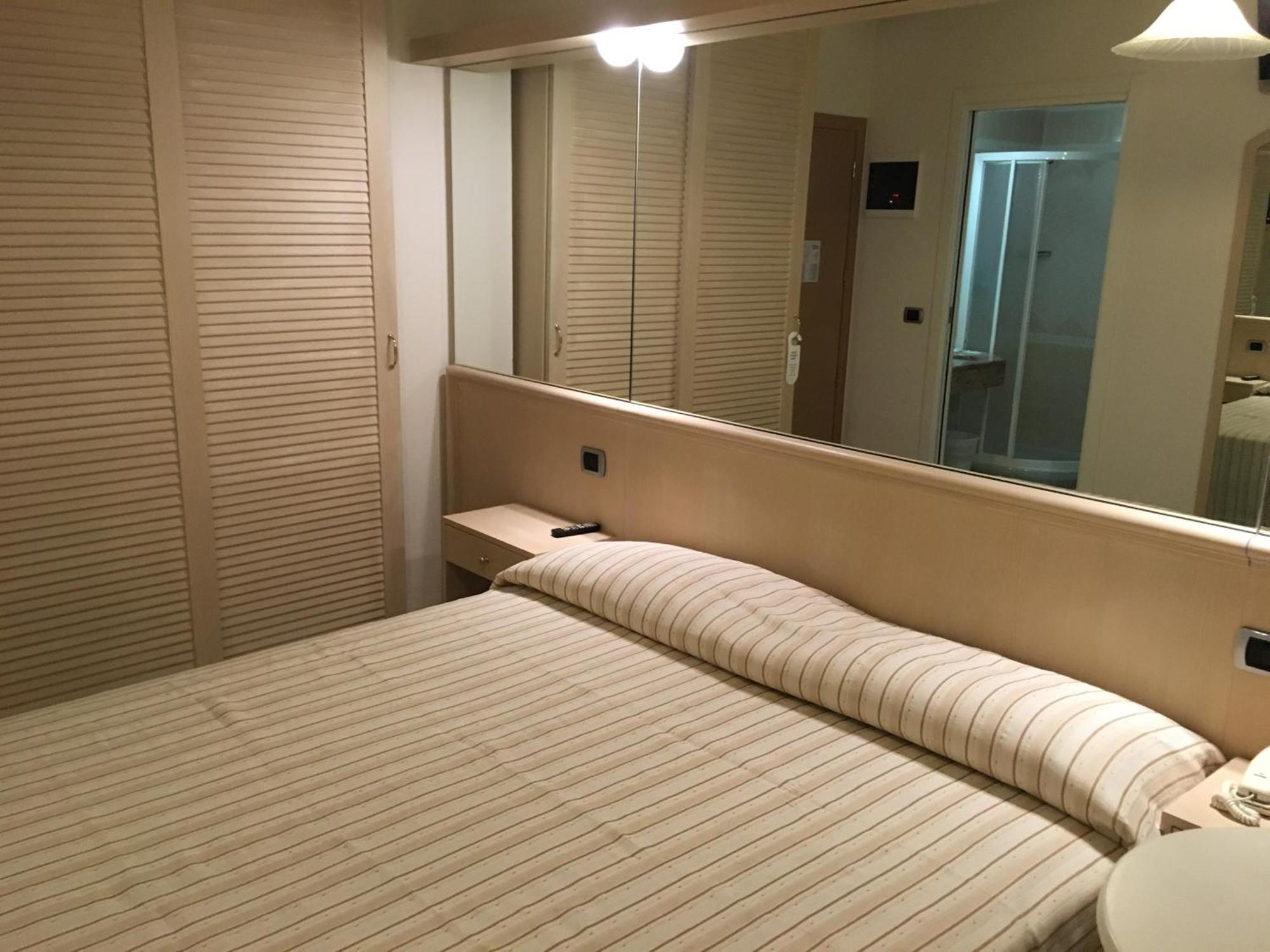 Hotel Granada Milano Marittima Camera foto