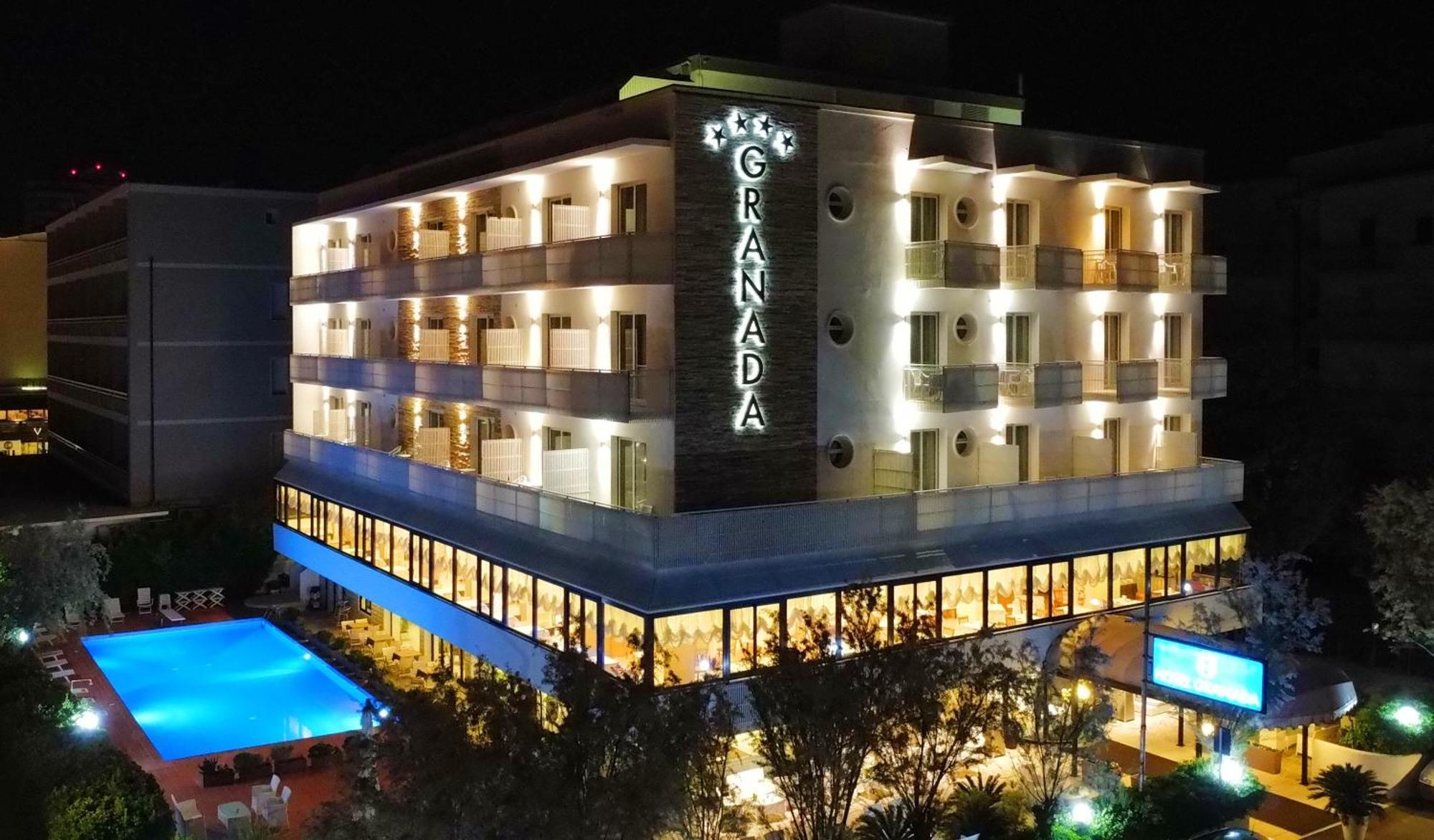 Hotel Granada Milano Marittima Esterno foto