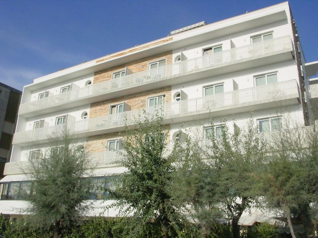Hotel Granada Milano Marittima Esterno foto