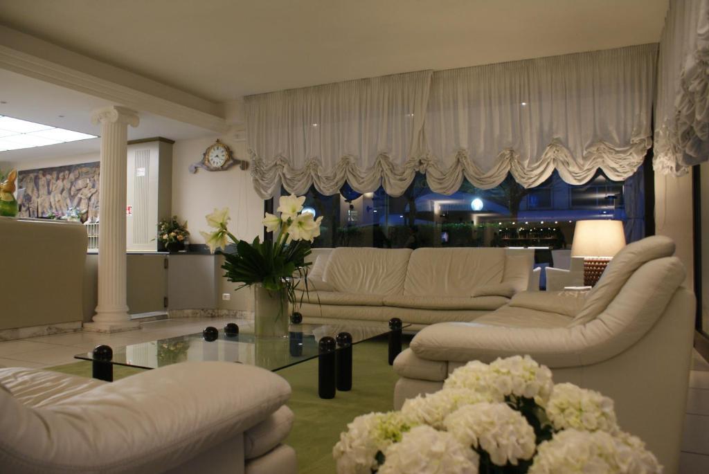 Hotel Granada Milano Marittima Esterno foto