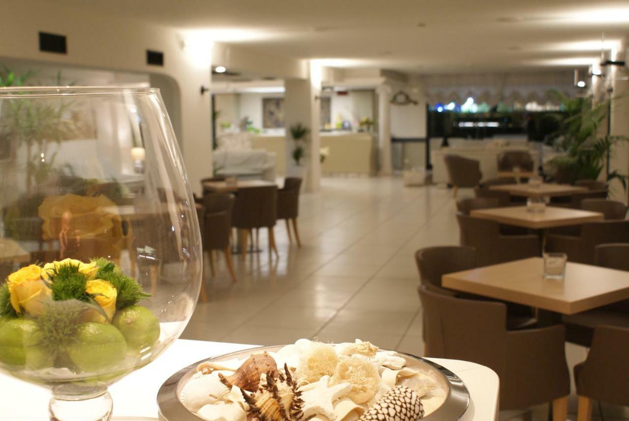 Hotel Granada Milano Marittima Esterno foto